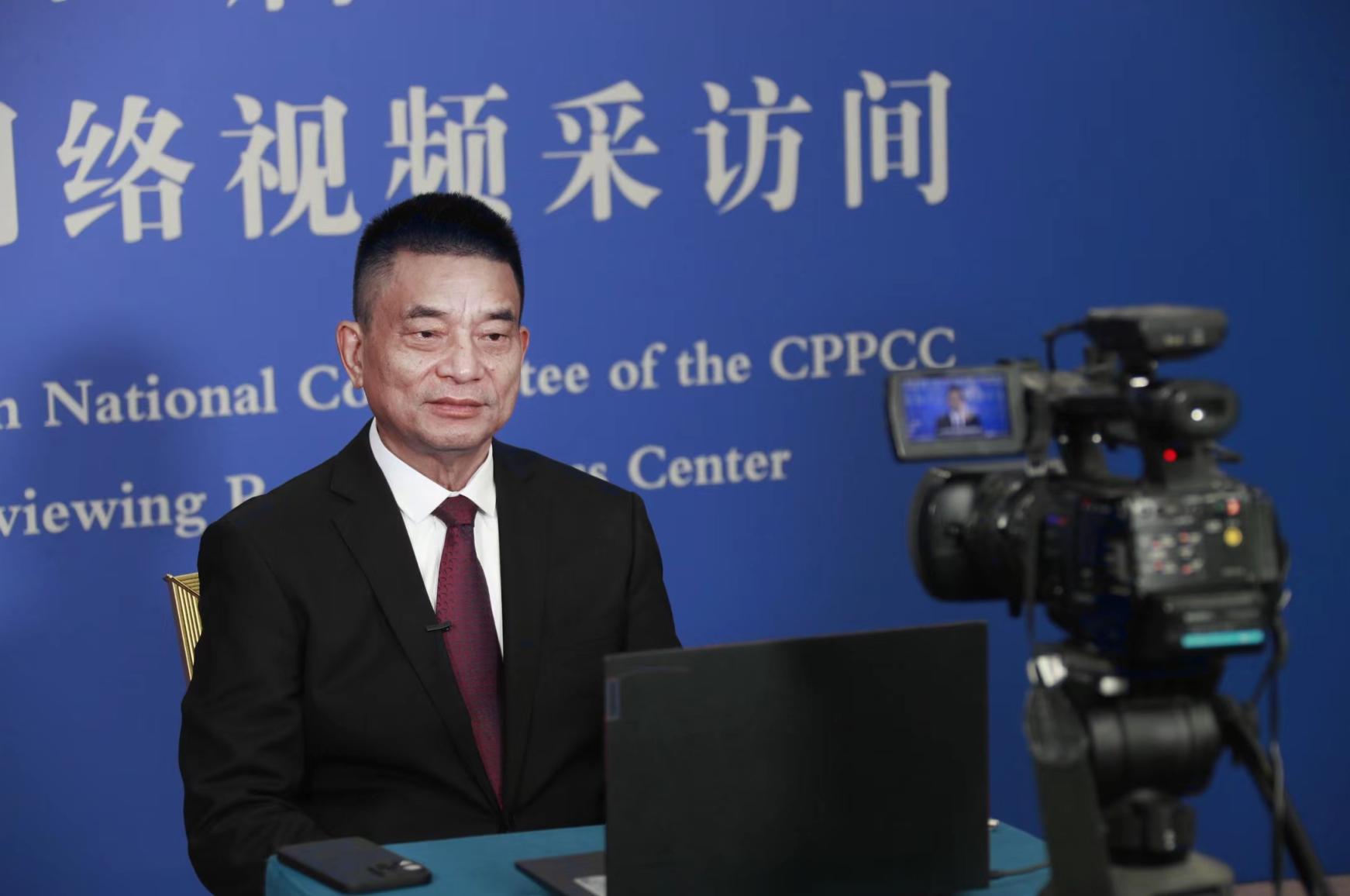 刘永好委员推动生猪行业整体转型升级