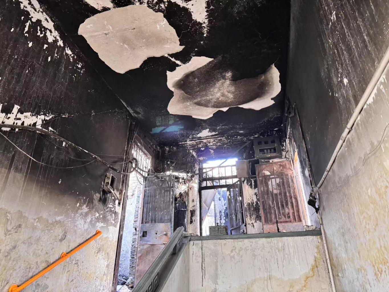 记者探访:一枚烟头引发大火,居民感叹"教训深刻"