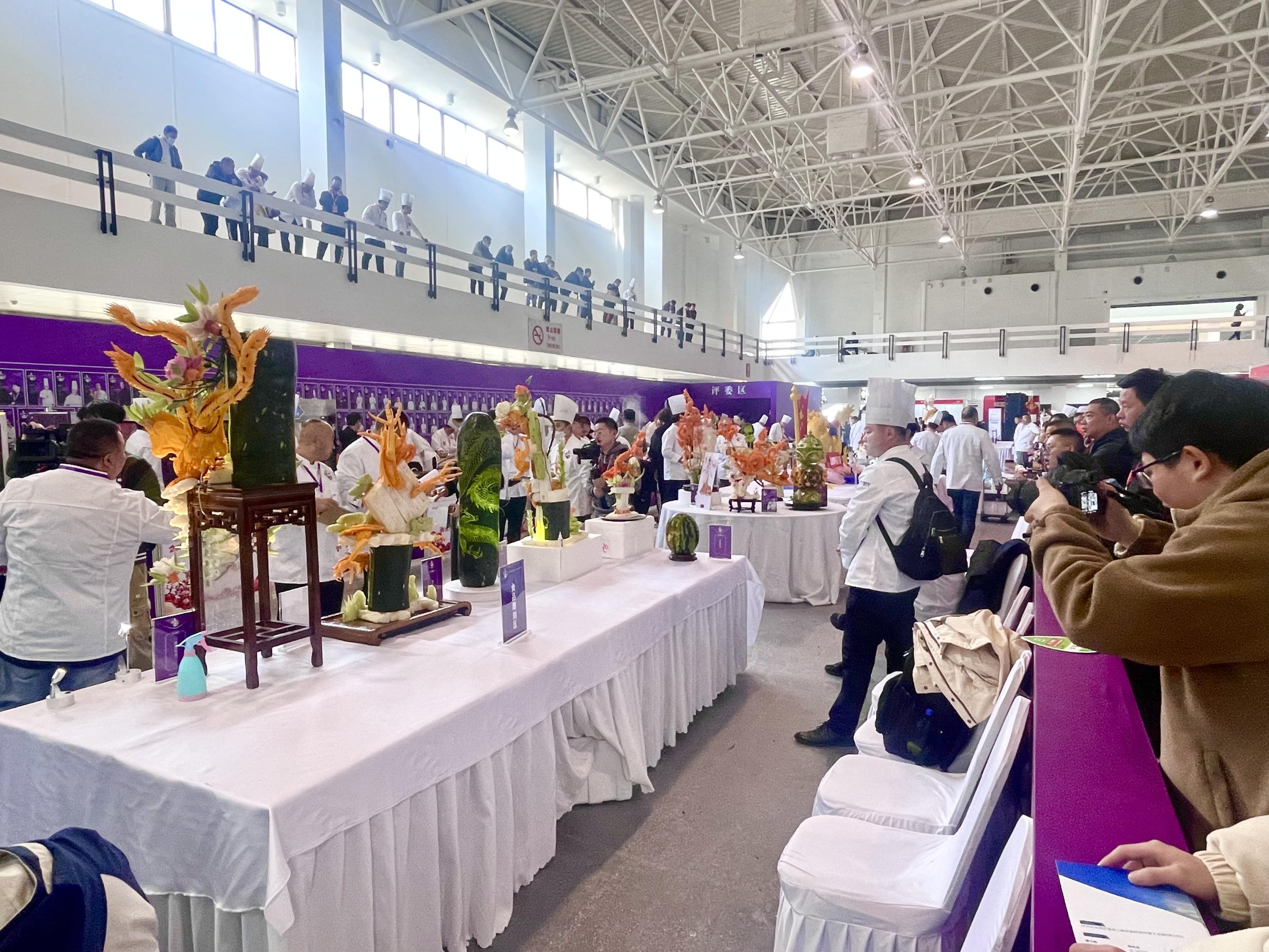 74北京小吃美食文化节开幕,近百名大厨现场开展技艺比拼市教委表示