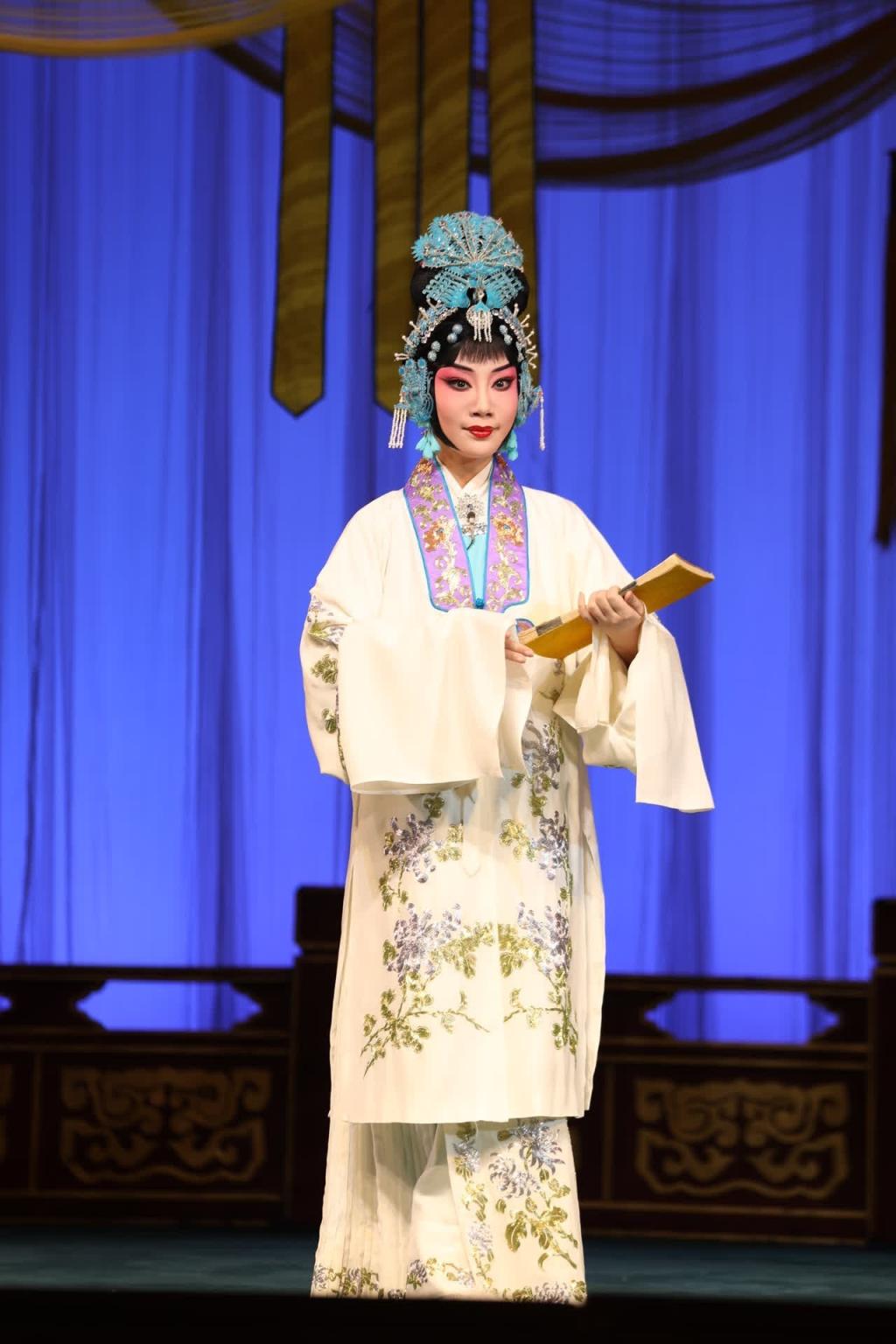 秋君涵泳承张韵智周万物寄氍毹北京京剧院优秀青衣演员王泳智个人京剧