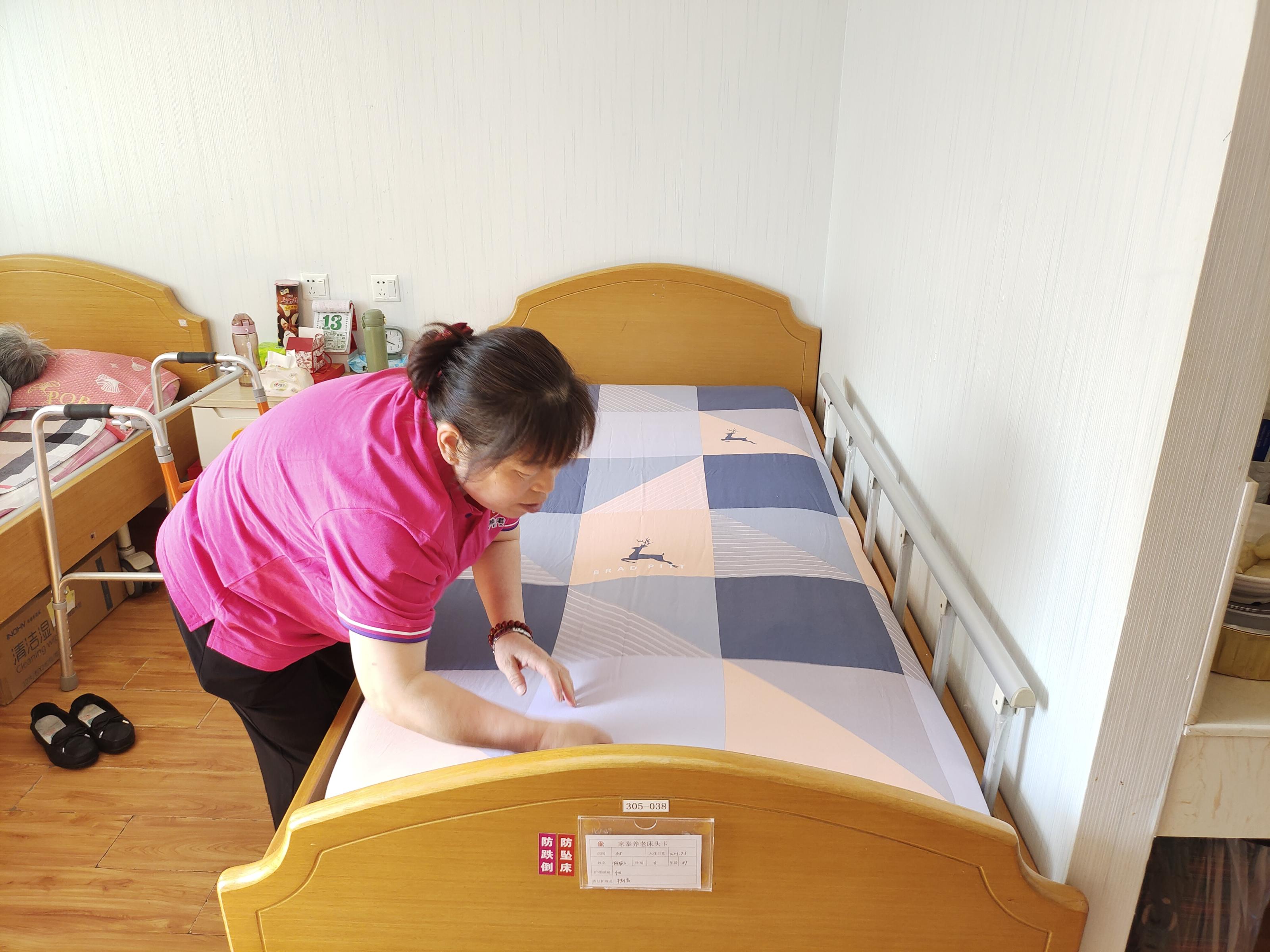 调查|上了岁数该如何优雅老去?"超龄"院长眼中的养老故事