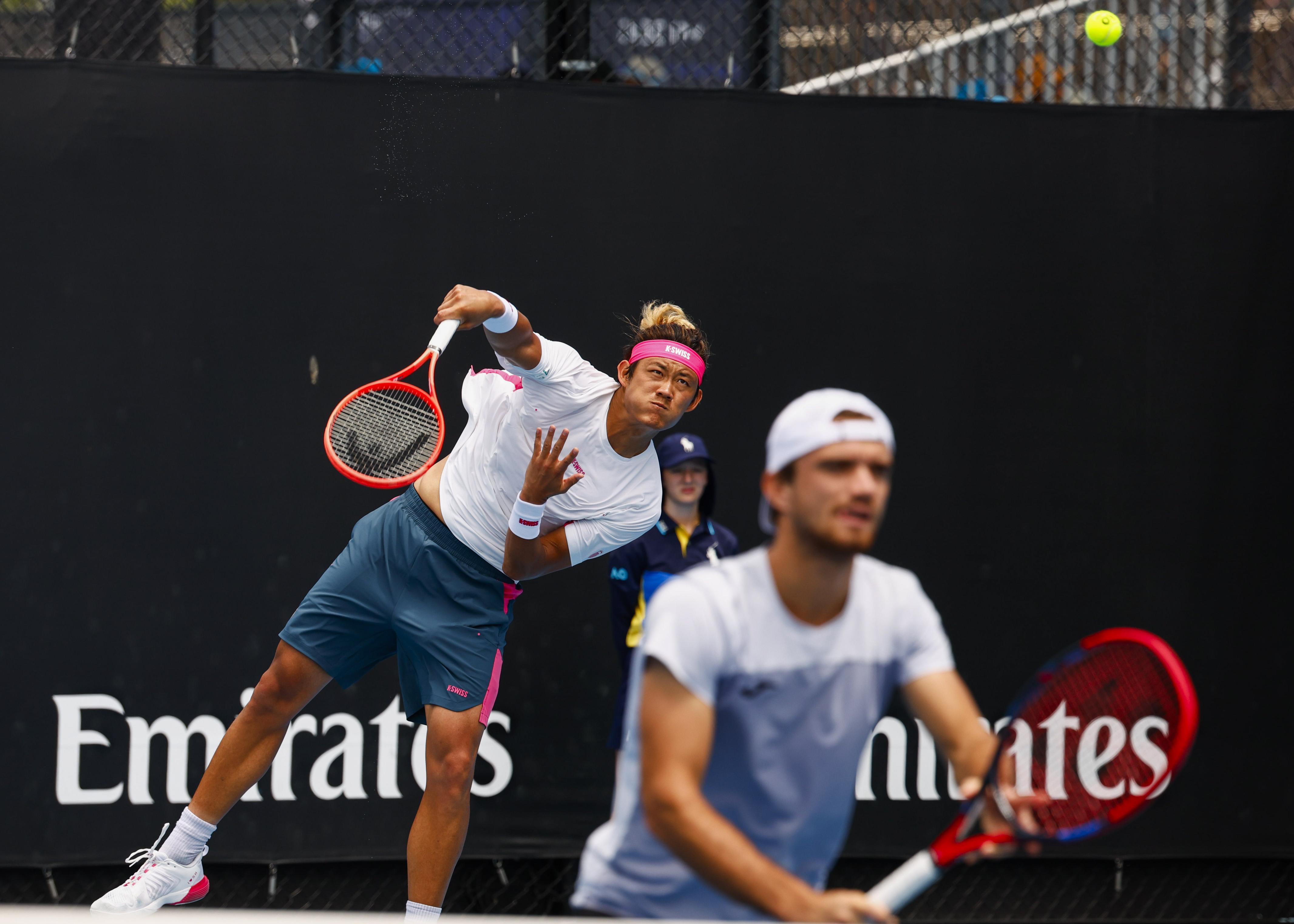 （体育）（4）网球——澳网：张之臻/马哈奇男双首轮晋级