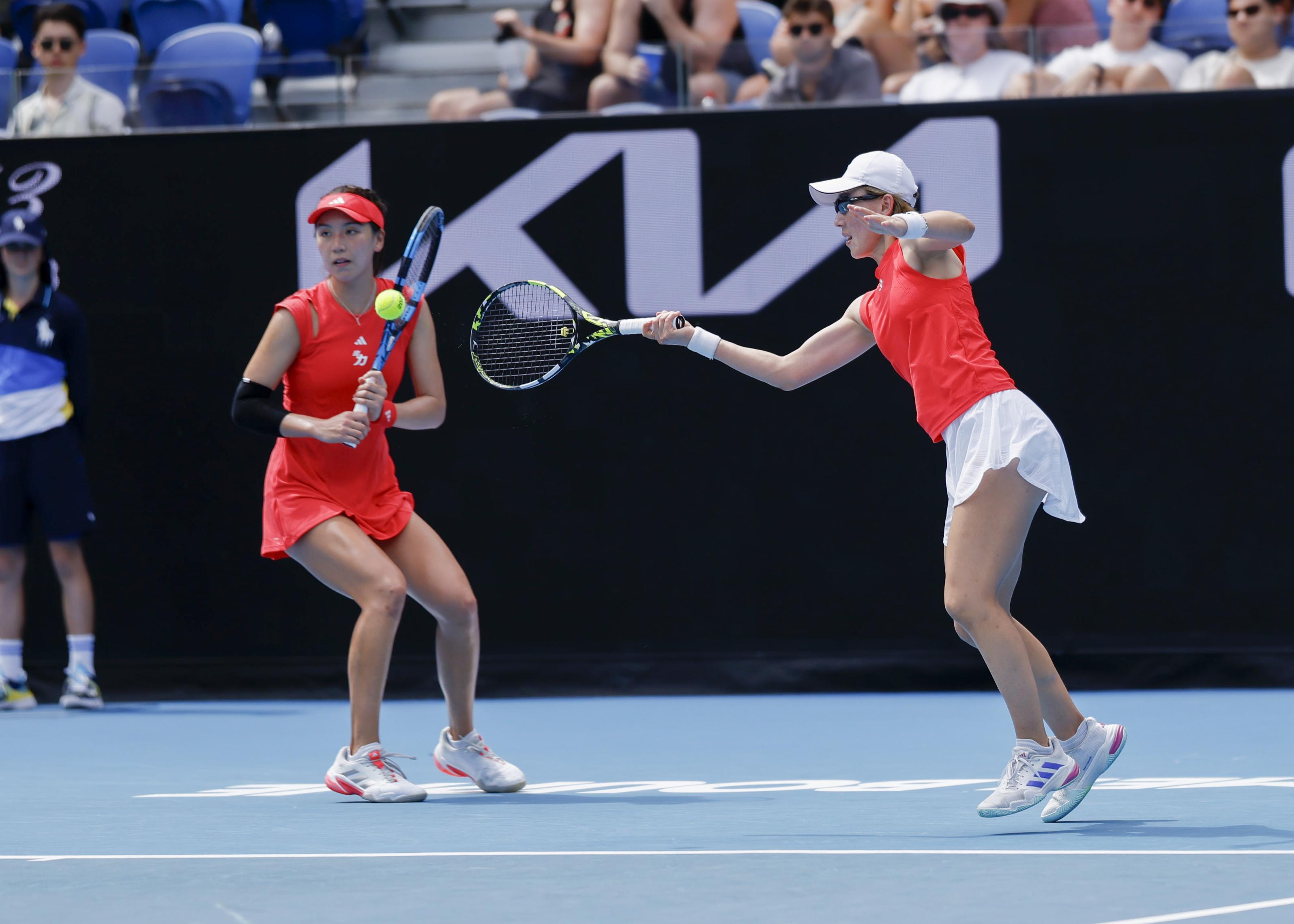 （体育）（8）网球——澳网：王欣瑜/郑赛赛晋级第三轮