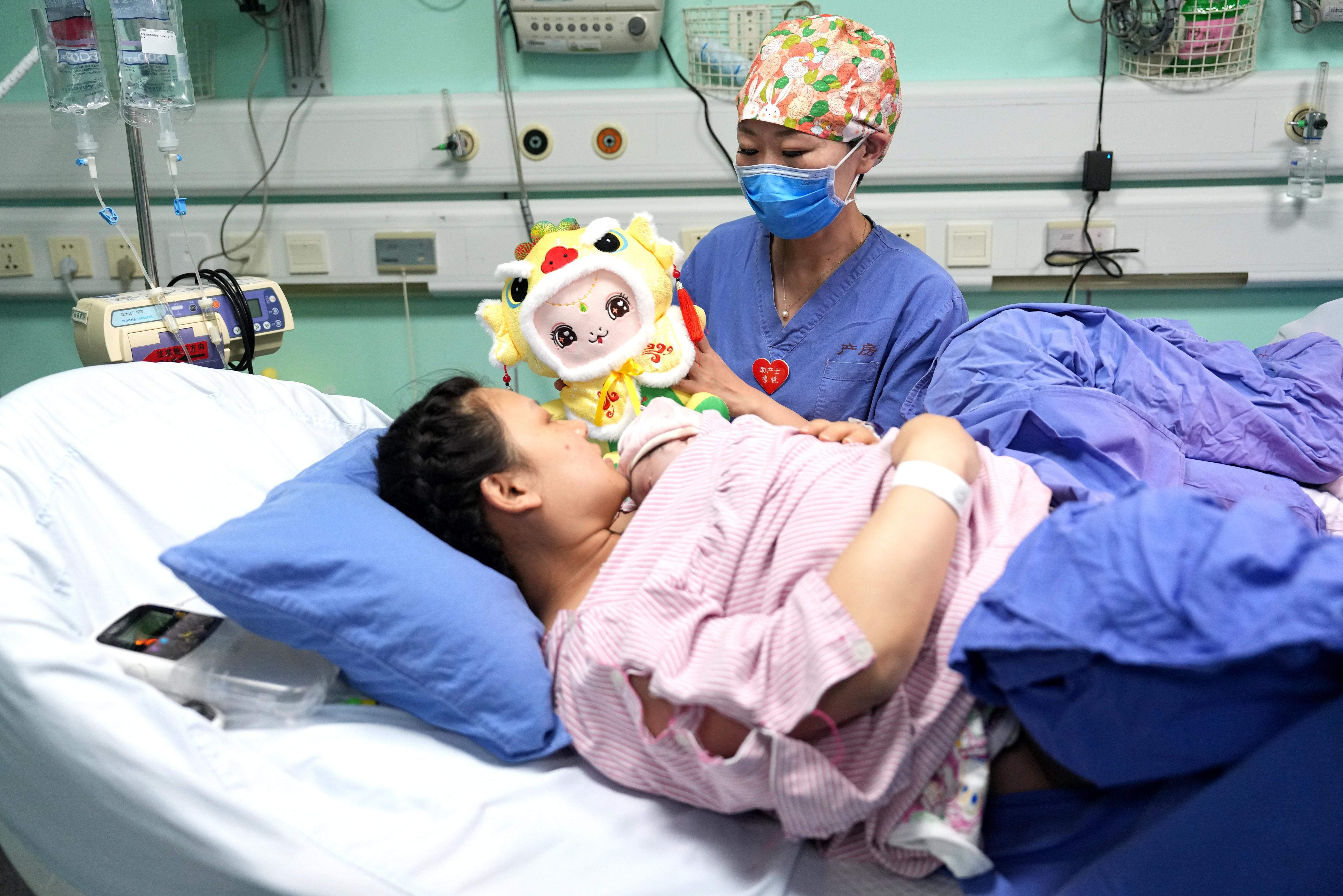 关于北京妇产医院全天陪诊含挂号-带孩子轻松就医的信息