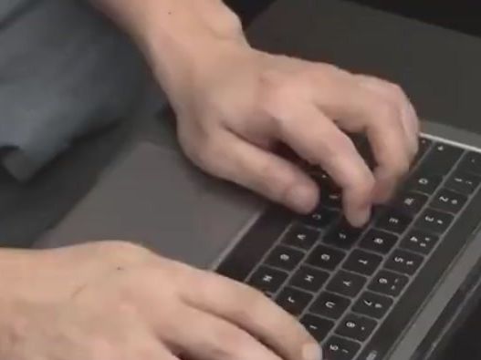 一篇漫画被水军刷屏攻击手机品牌，起底黑公关——