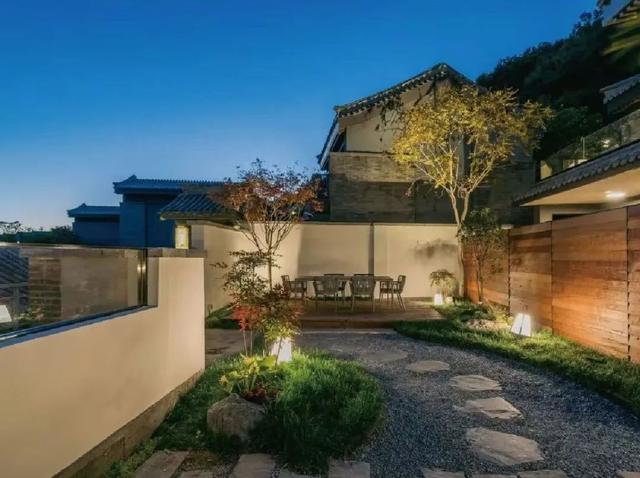 准考证 = 免票 + 折扣 + 解锁隐藏款青春限定旅程！快冲→