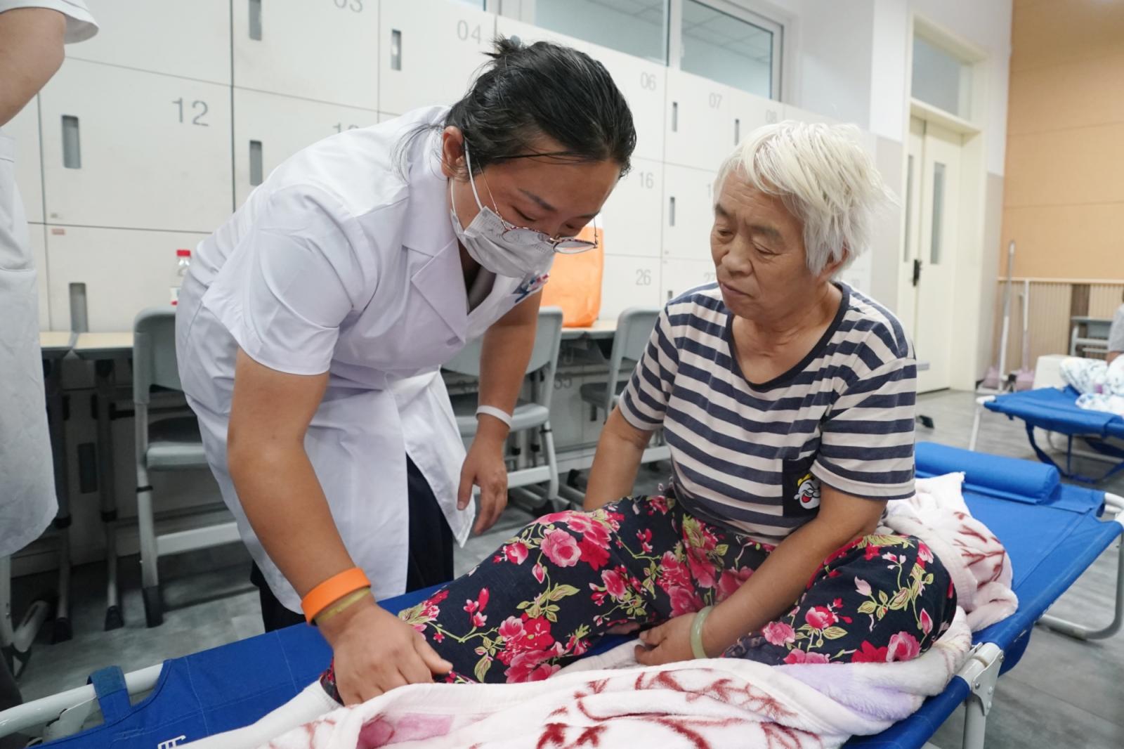 王海欣250728潭柘寺镇转移群众3