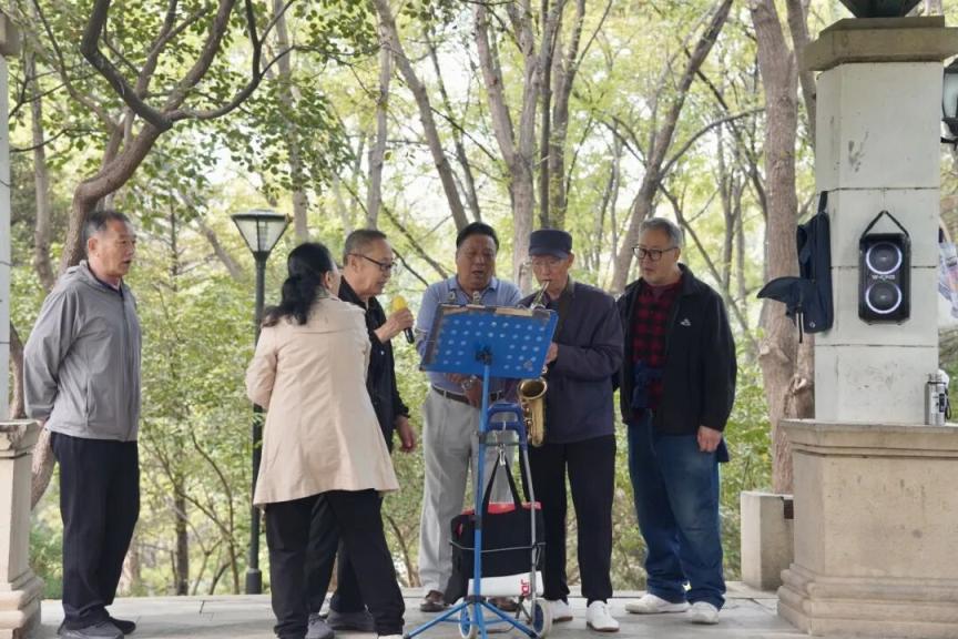 邂逅自然野趣，尽享全龄友好！亦庄新城公园扮靓国庆假期_京报网