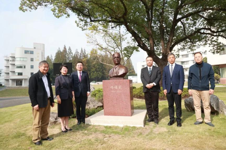 今天,复旦为他立像!十个故事读懂杨福家老校长_京报网
