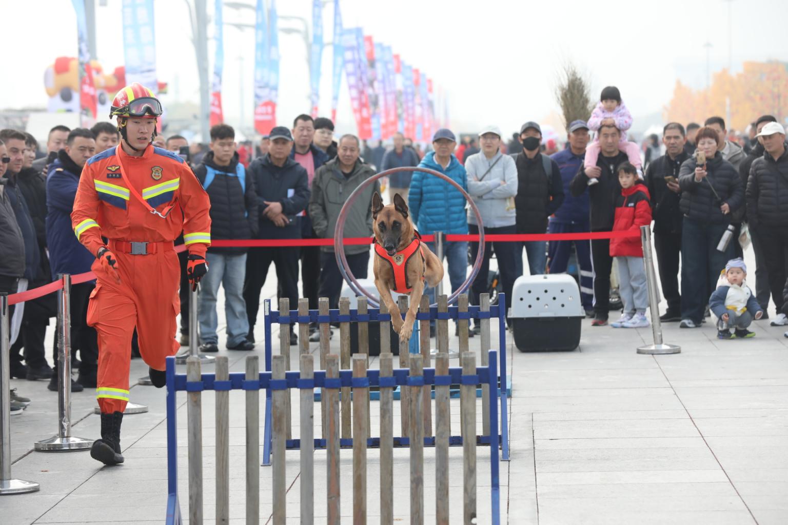 北京市全面运行2025年度消防宣传月行径1