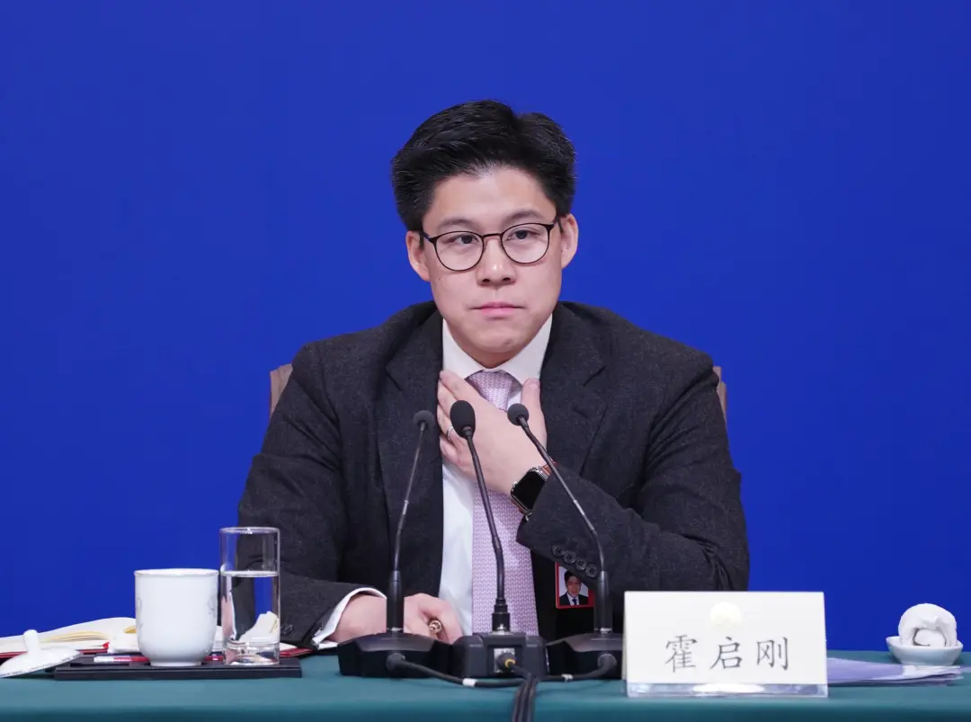 霍启刚委员：建设大湾区需做好基础 建立年轻人信心|霍启刚|年轻人|信心_新浪新闻