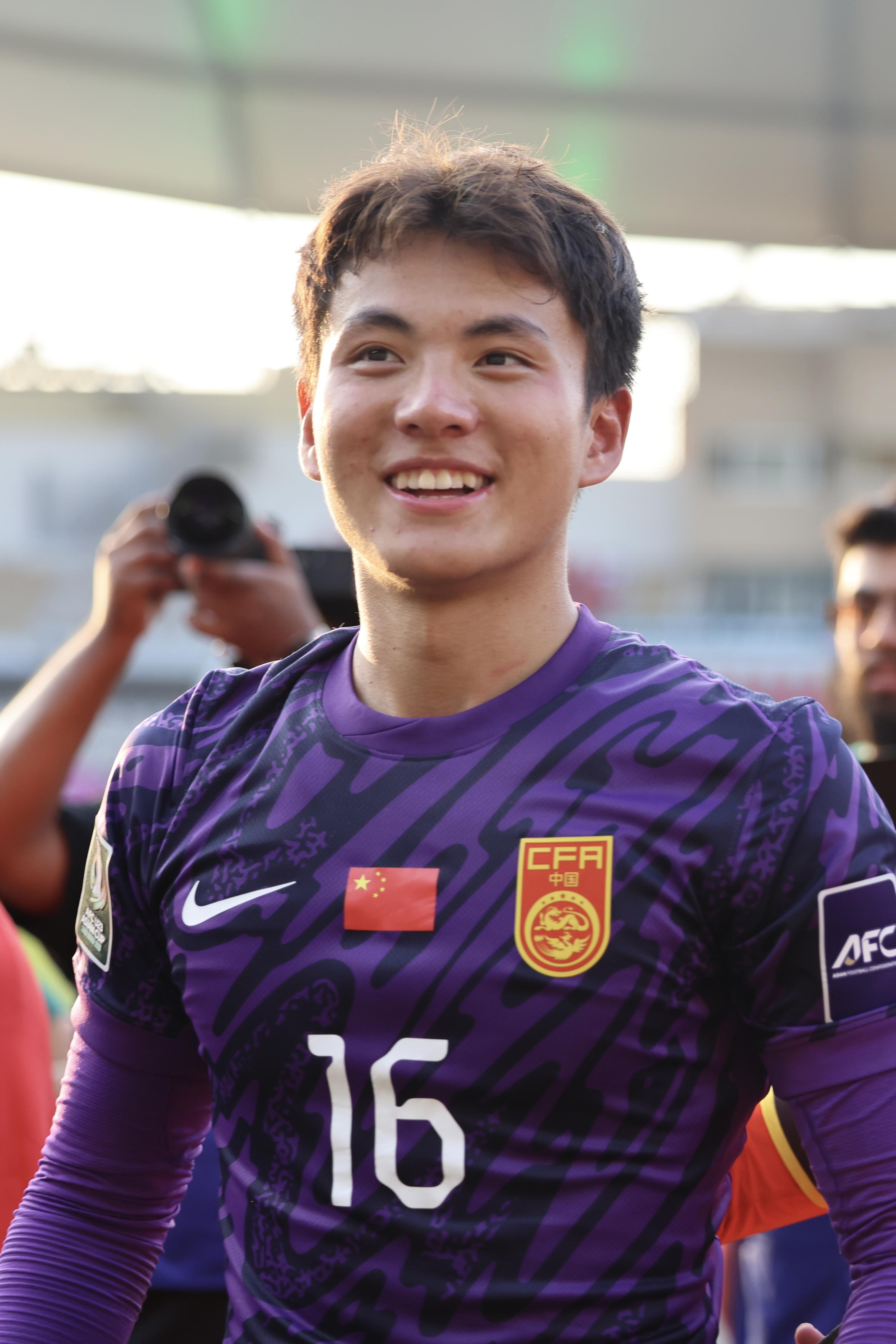 防线上屹立的最后身影——记U23国足门将李昊_京报网