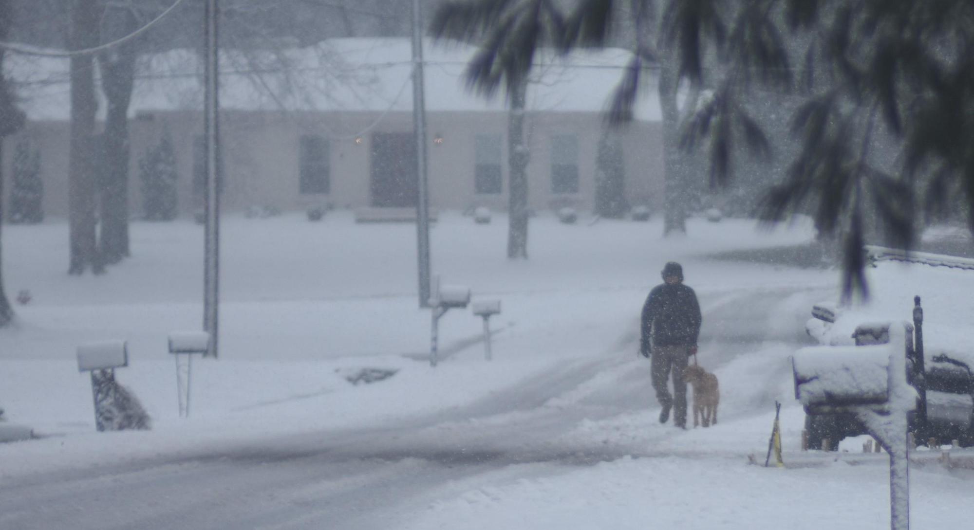 冬季风暴已导致美国逾100万用户断电_京报网
