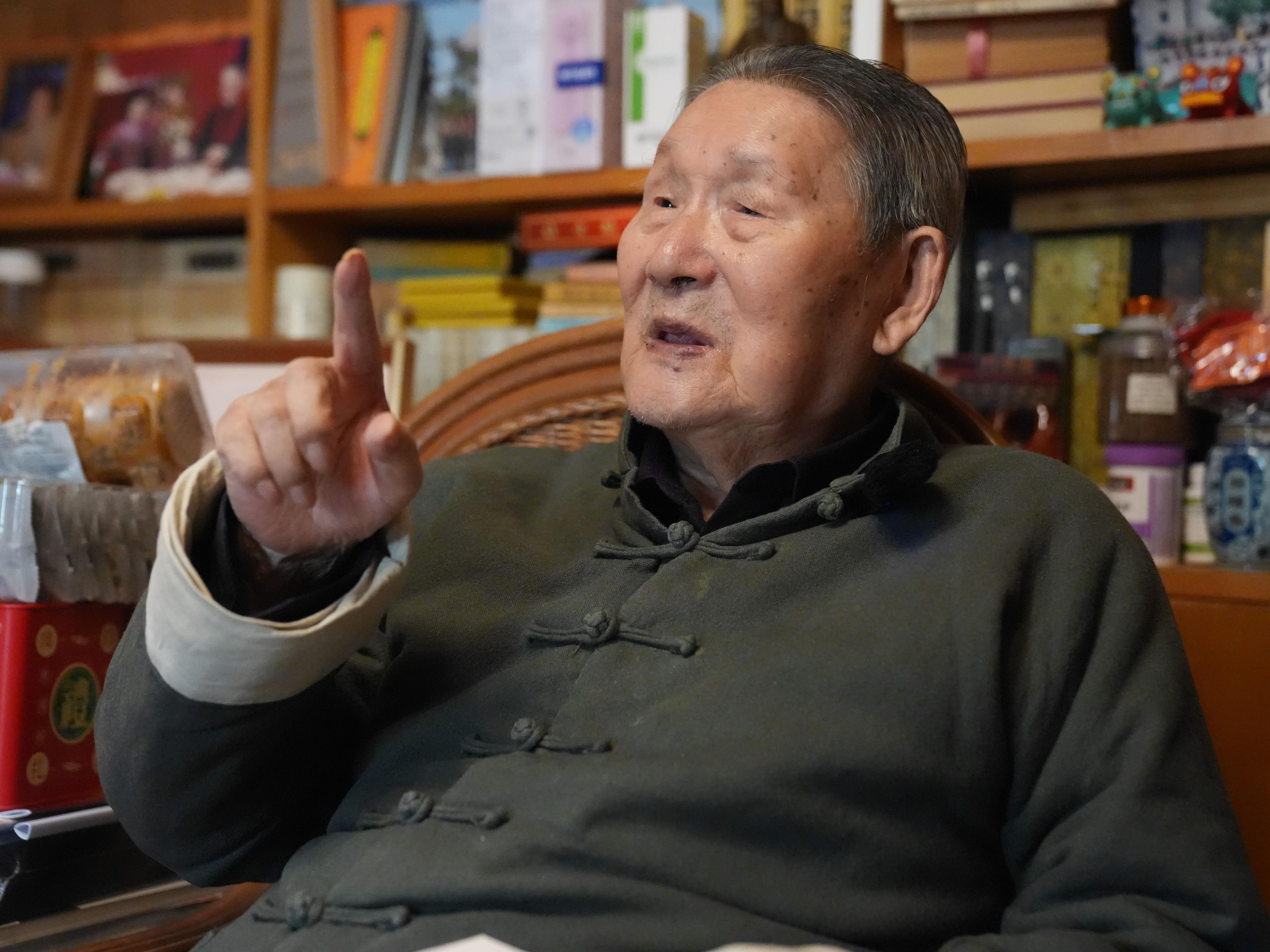 名家书房｜北大教授楼宇烈寄语年轻人：拿得起、看得开...
