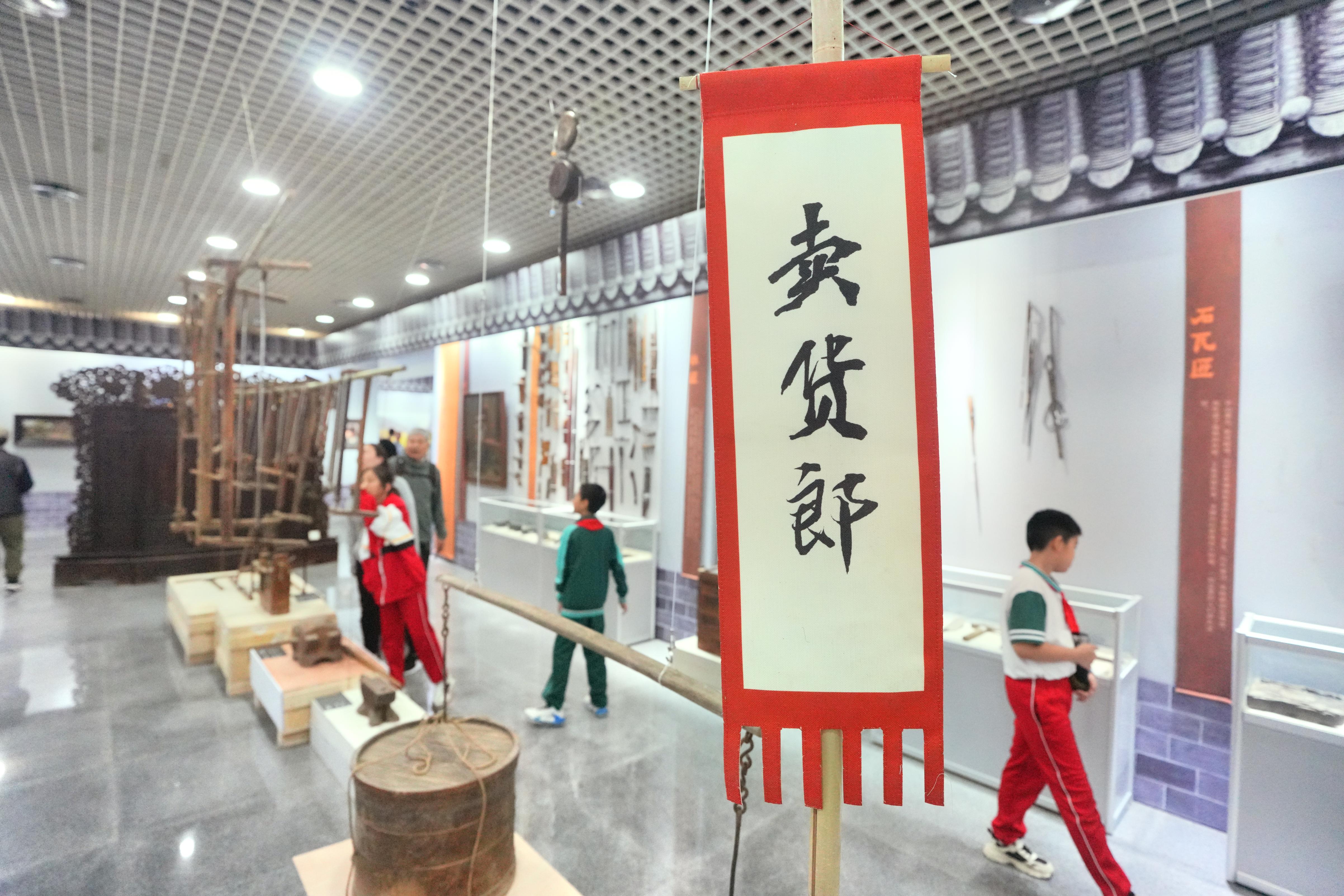 和冠欣260517-“乡愁——西山永定河文化艺术展”在永定河文化博物馆开展3