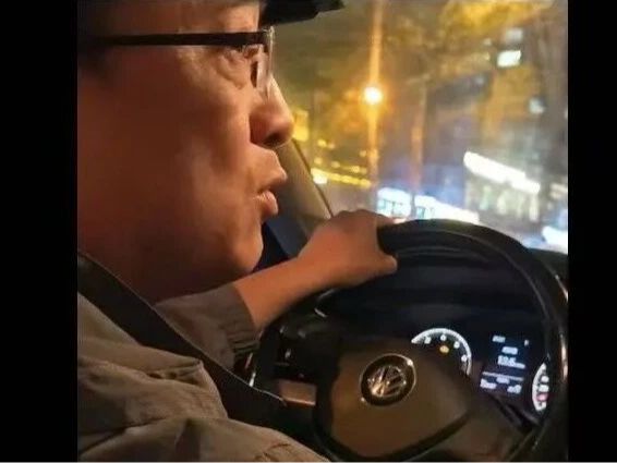 前文旅厅厅长开网约车？青海回应：是白师傅