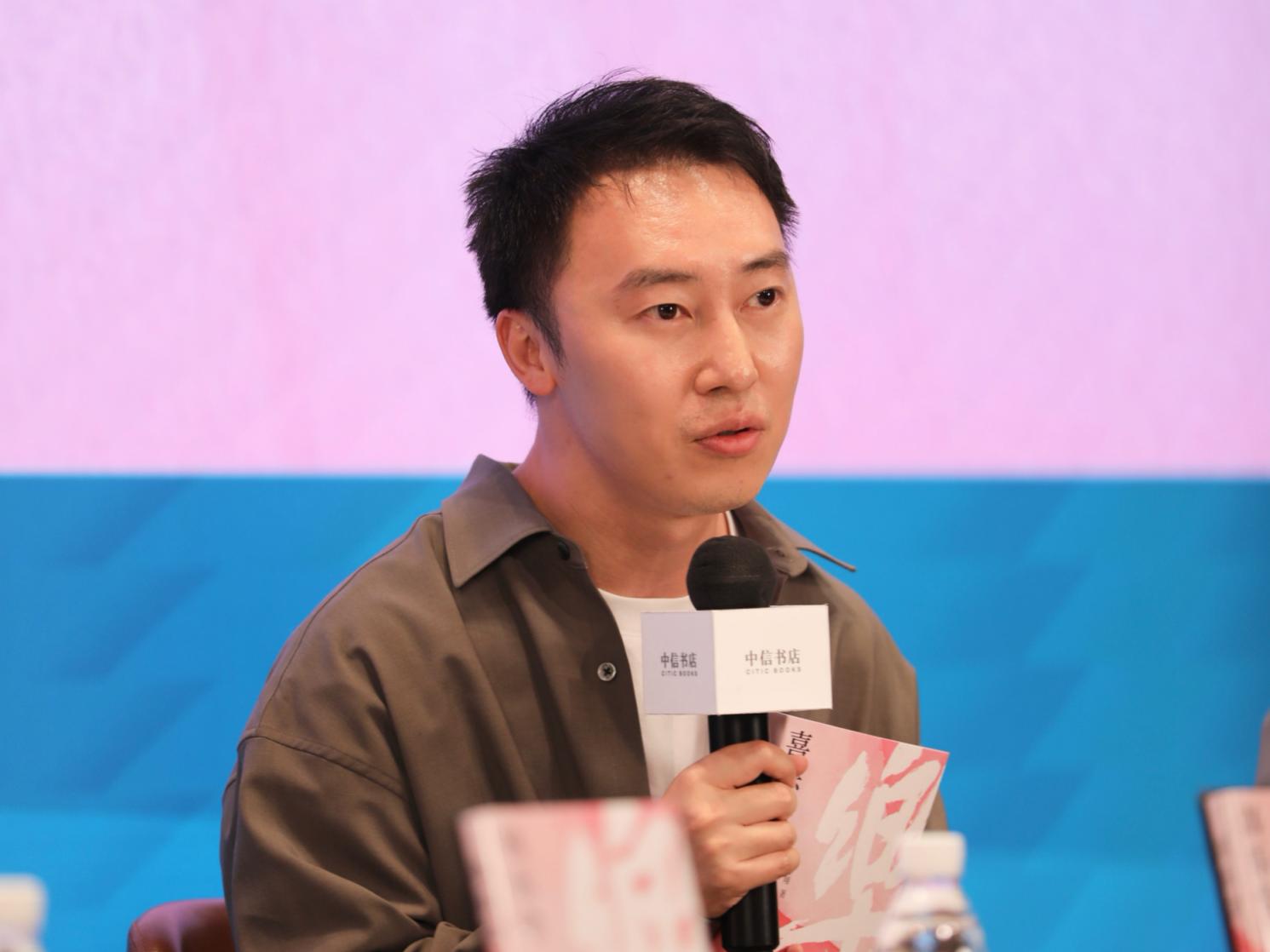 青年作家周宏翔推出长篇新作《喜乐会》，叩问人该如何带着伤痛重寻生活出口
