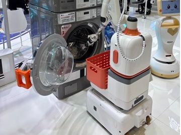 有老人愿出10万元找“机器保姆”
