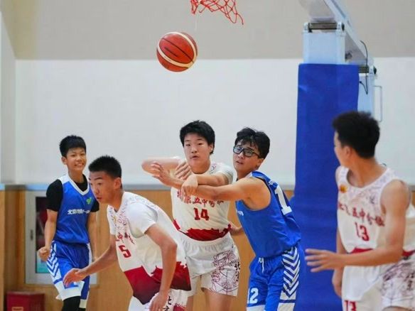 Ding Siyi Balances Studies and Reaches Tournament Final